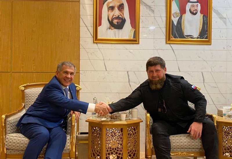 ЧЕЧНЯ. Рамзан Кадыров поздравил Рустама Минниханова с днем рождения