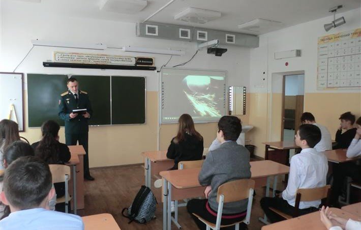 ЧЕЧНЯ. В Грозном в преддверии Дня Росгвардии состоялись тематические мероприятия в ведомственной школе №1