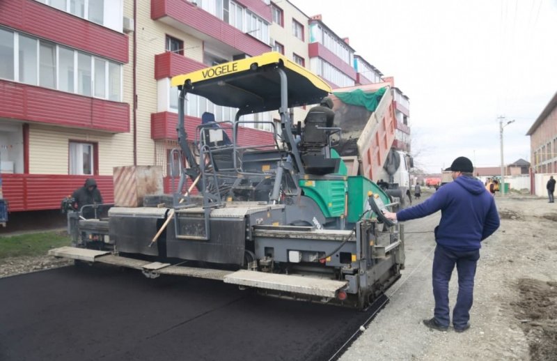 ЧЕЧНЯ. В Грозном ремонтируют дороги, ведущие к детским садам