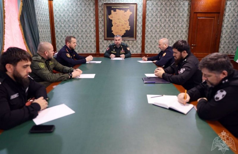ЧЕЧНЯ. В Управлении Росгвардии по Чеченской Республике обсудили обеспечение безопасности и правопорядка в День Конституции региона.