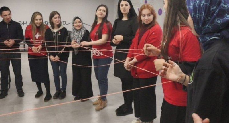 ДАГЕСТАН. Дагестанские волонтеры поучаствовали во флешмобе «Паутина»