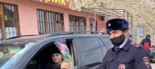 ДАГЕСТАН. В Гумбете прошла акция «Цветы для автоледи»