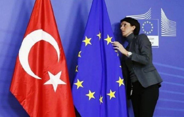 Газета “Айастани Анрапетутюн”: Евросоюз готов “побороться” за Турцию