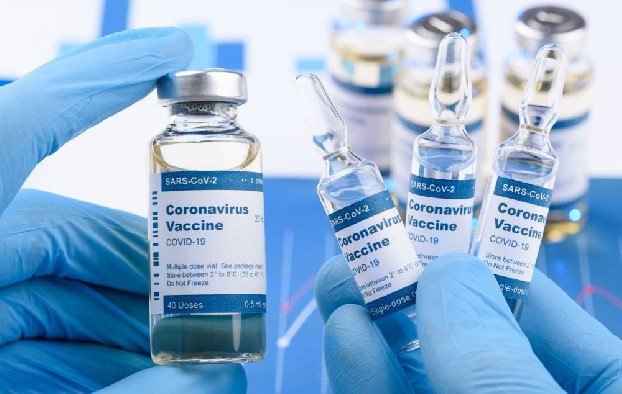 Главы МИД Китая и Турции призвали к борьбе с политизацией вакцин от коронавируса