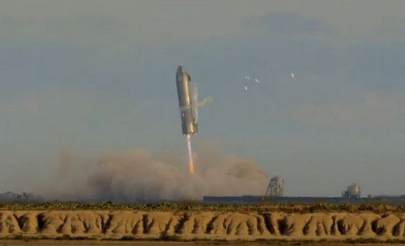 Илон Маск назвал причину взрыва корабля Starship после приземления