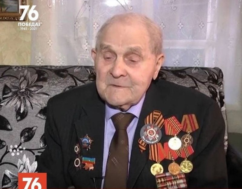 КЧР. Глава КЧР Р. Темрезов поздравил с 95-летним юбилеем Ветерана Великой Отечественной войны Ивана Попова