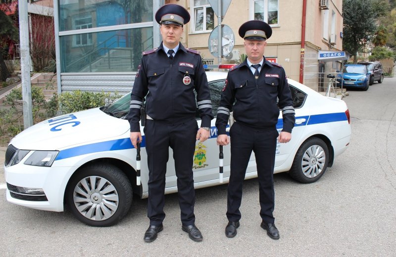 КРАСНОДАР. Инспекторы ДПС помогли экстренно доставить ребенка в больницу