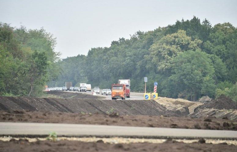 КРАСНОДАР. Трасса Краснодар-Ейск, ведущая к Крымскому мосту, будет расширена до четырех полос