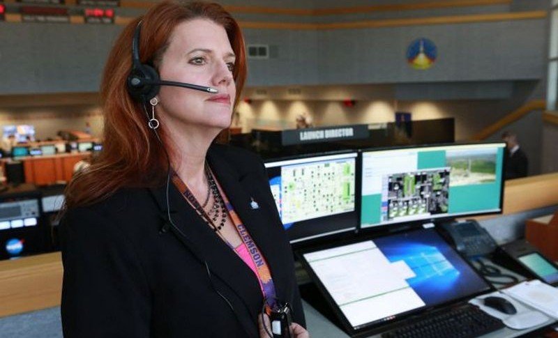 NASA планирует отправить на Луну девять мужчин и девять женщин до конца десятилетия