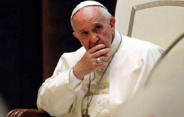 Папа Римский снизил зарплаты священников в Ватикане