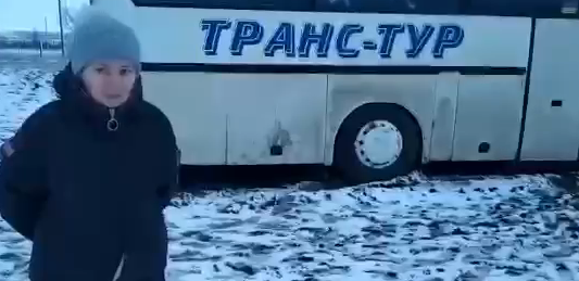 РОСТОВ. Ночью из-за снегопада на дороге Кашары-Морозовск съехал в кювет пассажирский автобус