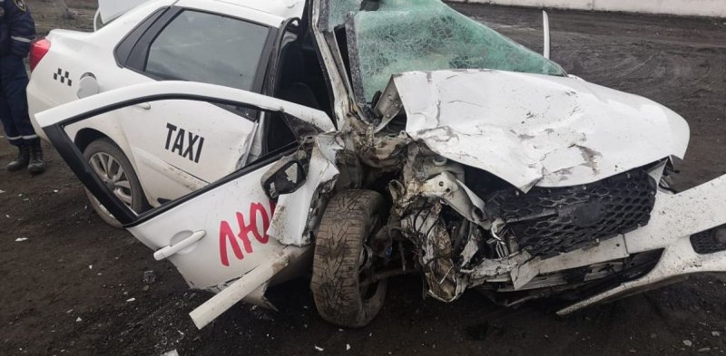 РОСТОВ. Уснувший за рулем водитель такси спровоцировал ДТП в Ростовской области