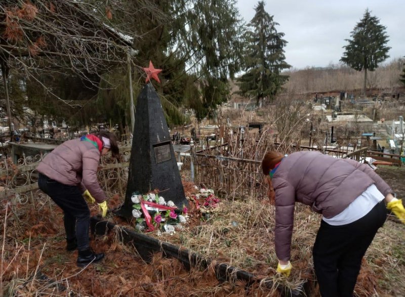 С. ОСЕТИЯ. Юнармейцы привели в порядок могилу участника ВОВ Ивана Чернышова