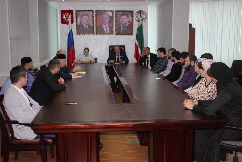 ЧЕЧНЯ. В офисе Уполномоченного по правам человека в ЧР состоялся круглый стол, посвященный Дню чеченского языка.