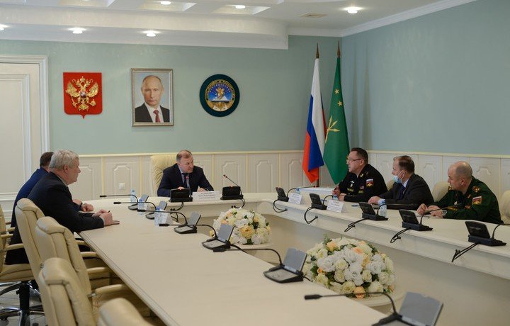 АДЫГЕЯ. В Адыгее работает комиссия Генштаба и спецпрограмм президента РФ