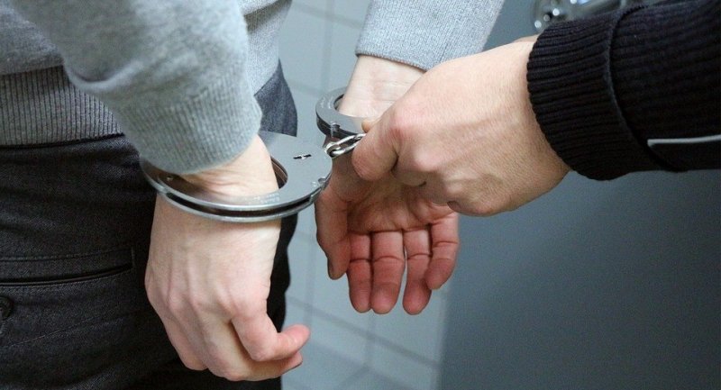 АСТРАХАНЬ. В Астрахани у торгового центра ОМОН задержал дагестанца