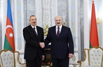 АЗЕРБАЙДЖАН. Ильхам Алиев и Александр Лукашенко провели неформальную встречу