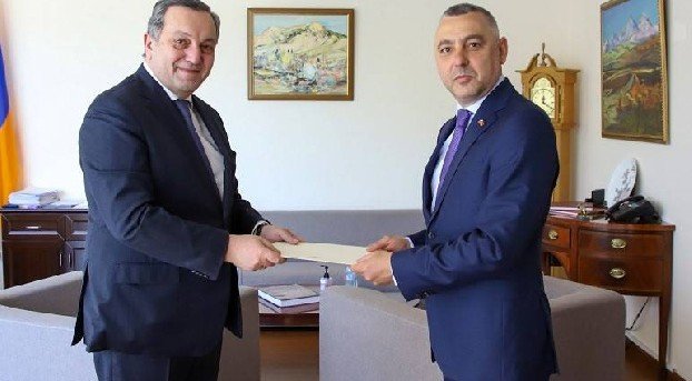 Болгарский посол вручил копии верительных грамот
