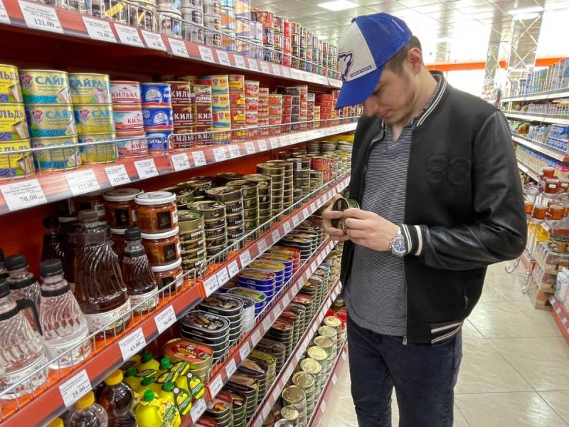 ЧЕЧНЯ. Общественные контролеры проверяют наличие просроченных продуктов в магазинах Чечни
