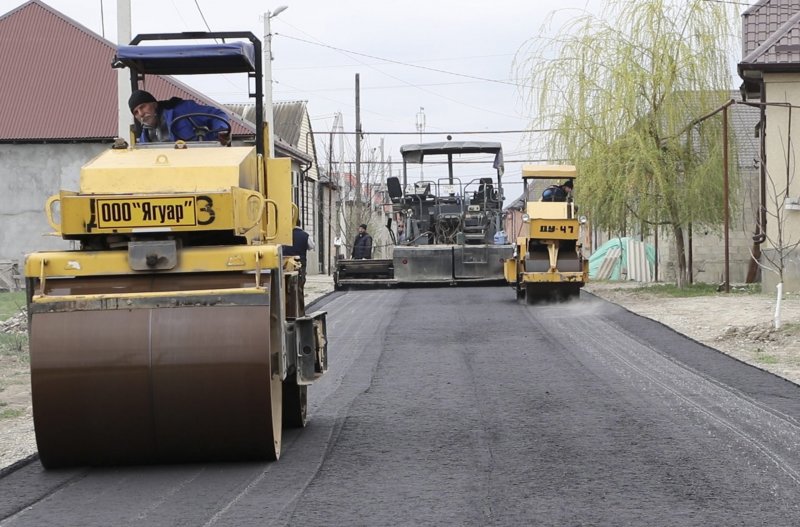 ЧЕЧНЯ. В городе Аргун продолжаются ремонтные работы в рамках реализации национального проекта «Безопасные качественные дороги».