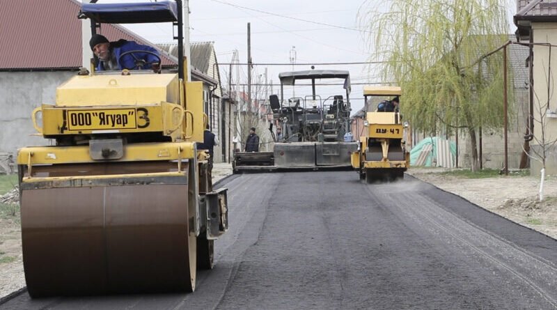 ЧЕЧНЯ.  В городе Аргун продолжаются ремонтные работы в рамках нацпроекта «Безопасные качественные дороги»