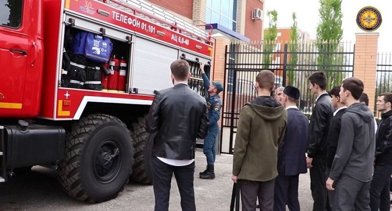 ЧЕЧНЯ. В Грозном студенты ГГНТУ побывали в гостях у пожарных (видео)