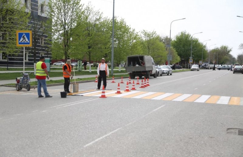 ЧЕЧНЯ. В городе Гудермес начаты работы по нанесению дорожной разметки