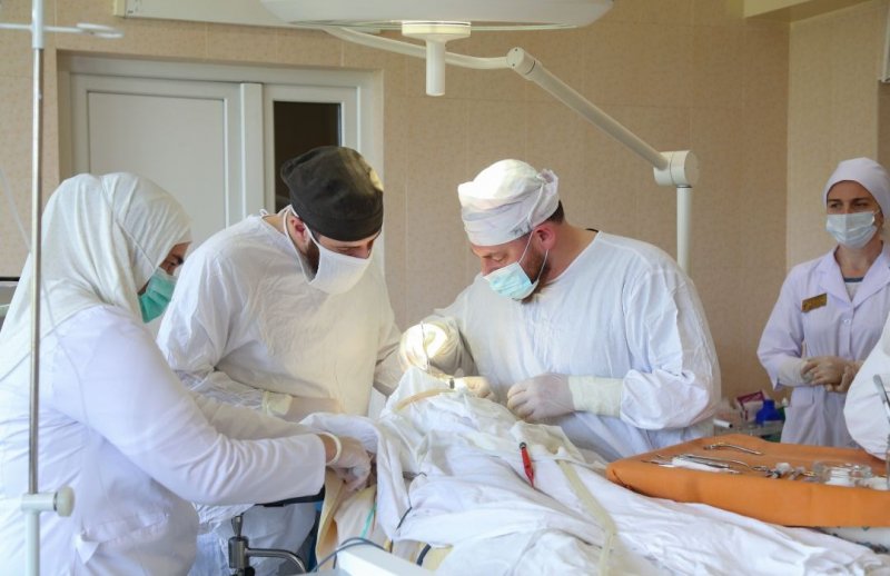 ЧЕЧНЯ. Чеченский хирург бесплатно оперирует детей с заячьей губой (+видео)