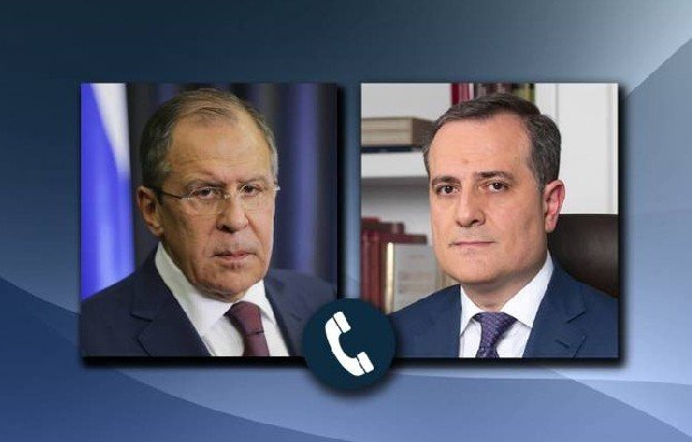 Главы МИД РФ и Азербайджана обсудили ход реализации трехсторонних договоренностей