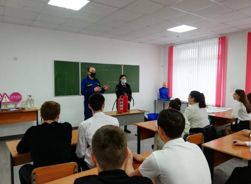 КБР. В сельских школах Кабардино-Балкарии стартовала серия экспресс-тренингов для будущих водителей по дорожной и пожарной безопасности