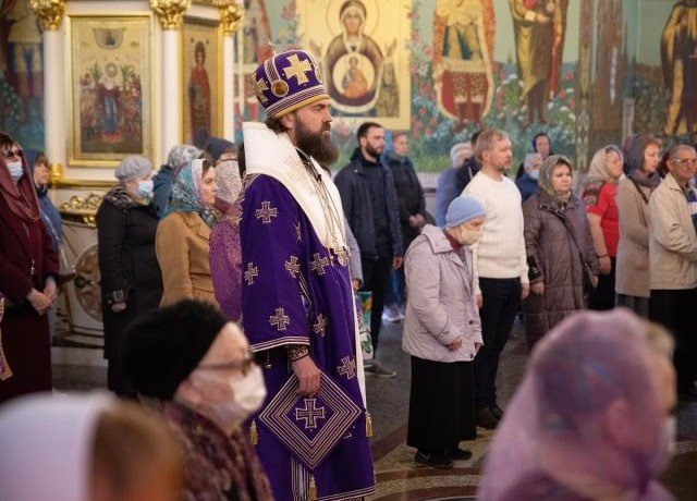 КЧР. Архиепископ Феофилакт совершил воскресную литургию в Спасском кафедральном соборе