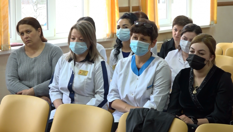 КЧР. В Карачаево-Черкесии медиков Зеленчукской больницы отметили грамотами