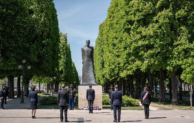 Макрон пообещал бороться с отрицанием Геноцида армян