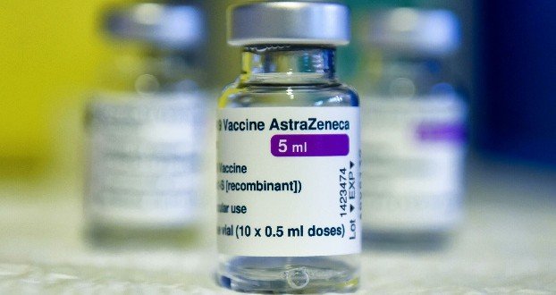 Подтверждена связь между вакциной AstraZeneca и образованием тромбов