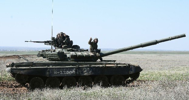 Россия перебросила к западным границам две армии и три соединения ВДВ