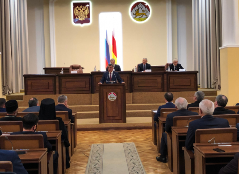 С. ОСЕТИЯ. Нового врио главы Северной Осетии официально представили республике