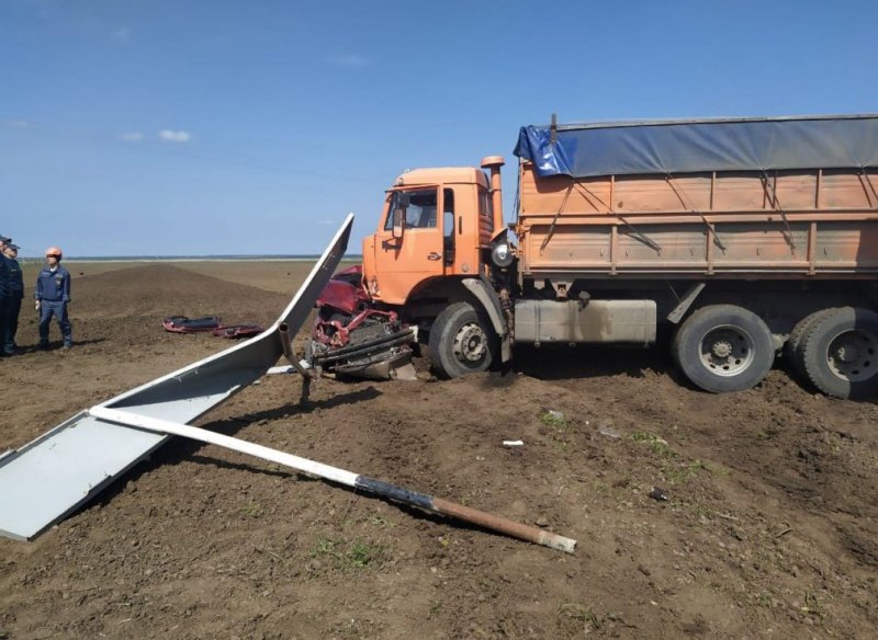 СТАВРОПОЛЬЕ. В ДТП с КамАЗом на Ставрополье погибли 4 человека