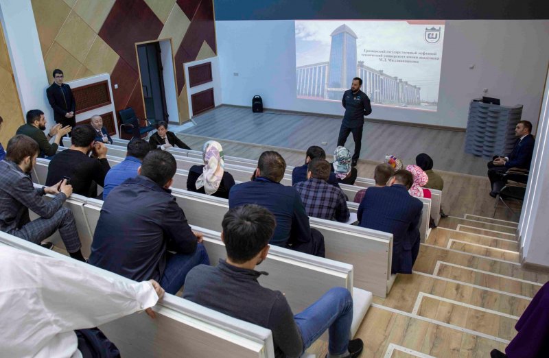 В Чечне организовали семинары по улучшению сервиса ресторанного бизнеса