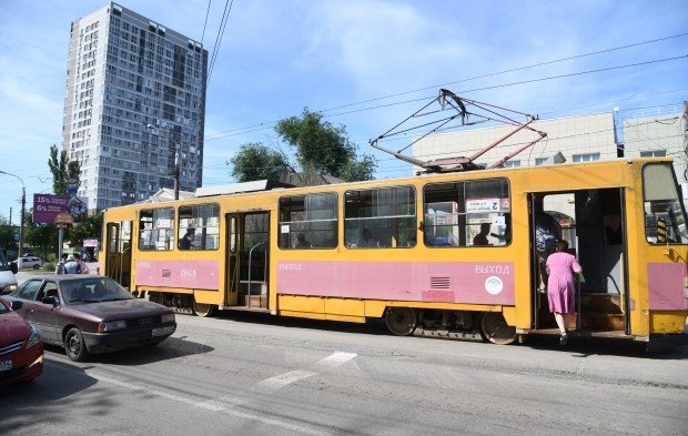 ВОЛГОГРАД. Новую ветку ливневки строят на улице Ангарской в Волгограде