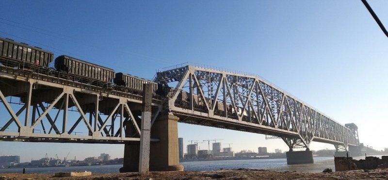 АСТРАХАНЬ. В Астрахани 19 и 22 мая разведут мост через Волгу