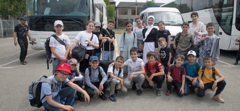 ЧЕЧНЯ. 375 чеченских школьников отправились в оздоровительный лагерь «Горный ключ»