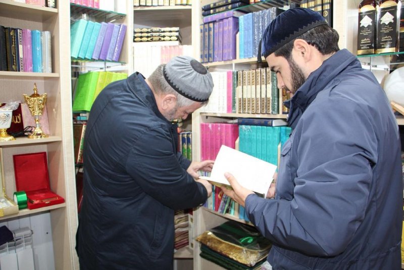 ЧЕЧНЯ. Исламские магазины Грозного проверили на наличие запрещенной религиозной литературы