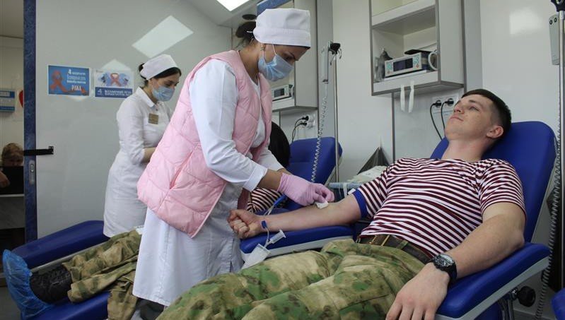 ЧЕЧНЯ. В Грозном военнослужащие Росгвардии проддержали донорскую акцию