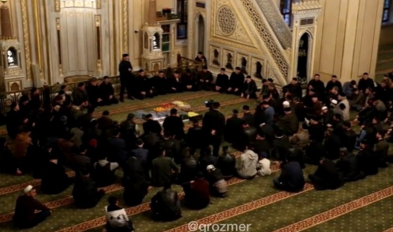 ЧЕЧНЯ. В мечети «Сердце Чечни» прочитали Мовлид и совершили совместный ифтар