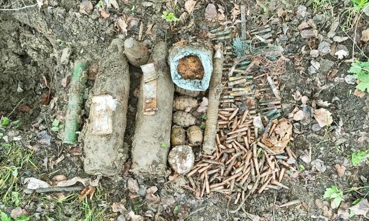 ЧЕЧНЯ. Военнослужащие Росгвардии обнаружили и уничтожили тайник с боеприпасами в лесном массиве Чеченской Республики