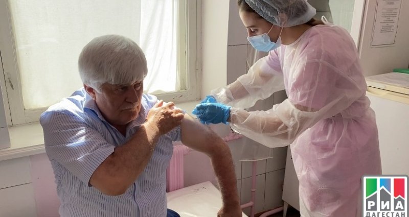 ДАГЕСТАН. Глава Новолакского района прошел вакцинацию от коронавируса