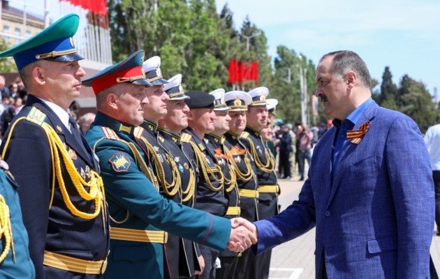 ДАГЕСТАН. Глава республики посетил генеральную репетицию Парада Победы в Каспийске