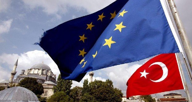 Европарламент настаивает на приостановке переговоров о вступлении Турции в ЕС