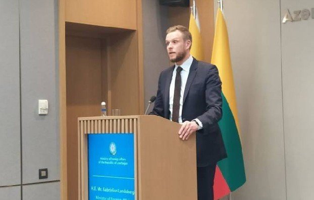 Глава МИД Литвы сказал в Баку о признании Геноцида армян