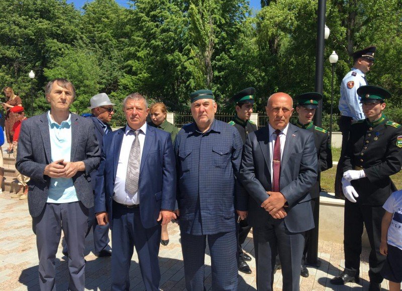 ИНГУШЕТИЯ. Совет ветеранов МВД по Республике Ингушетия принял участие в возложении цветов в Малгобеке